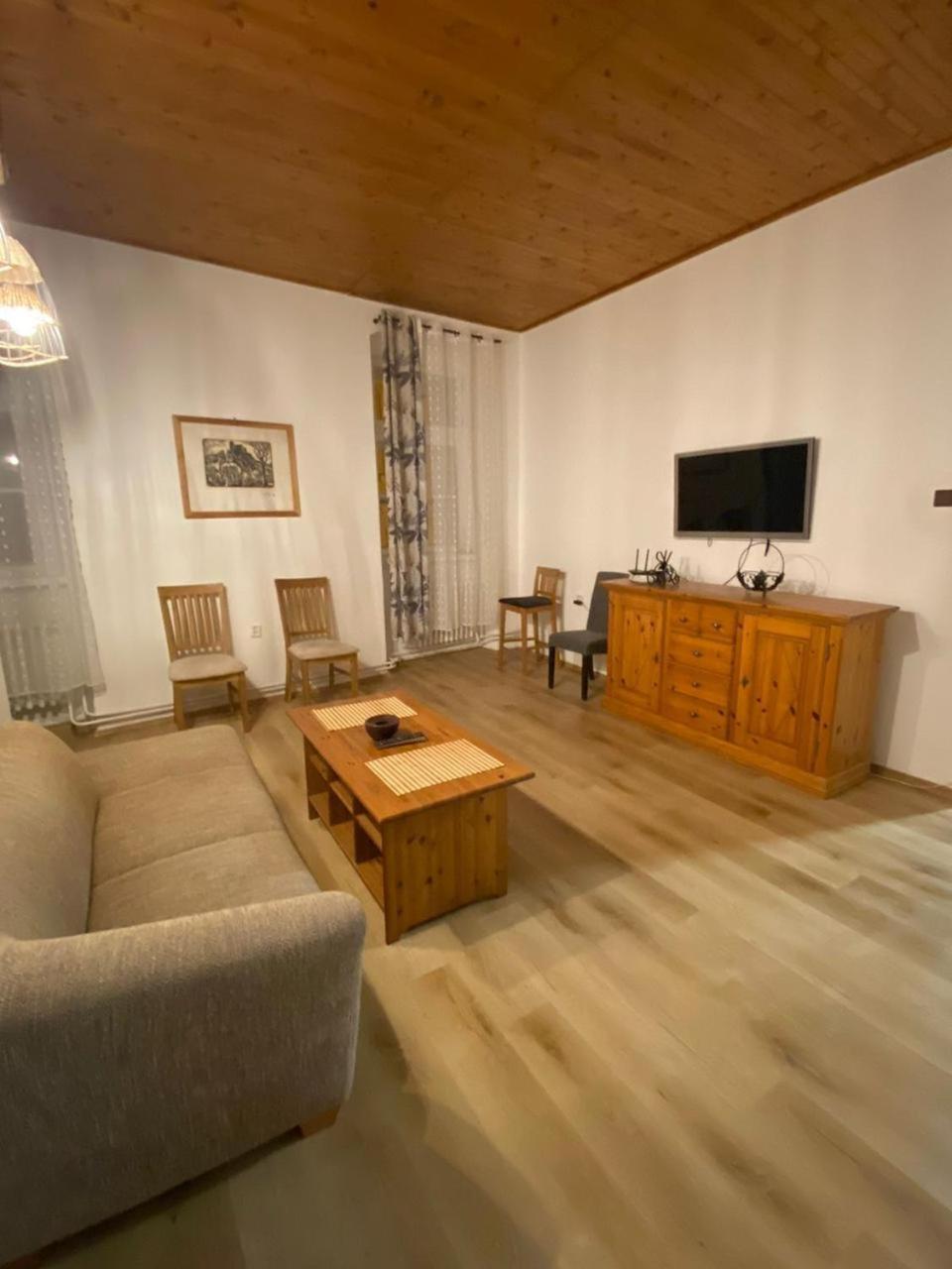 City Apartment Egra  Extérieur photo