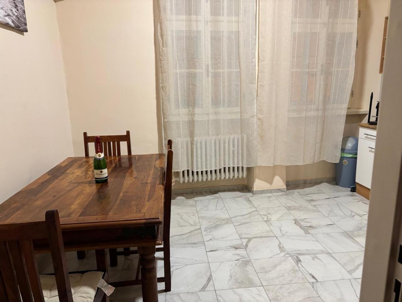 City Apartment Egra  Extérieur photo