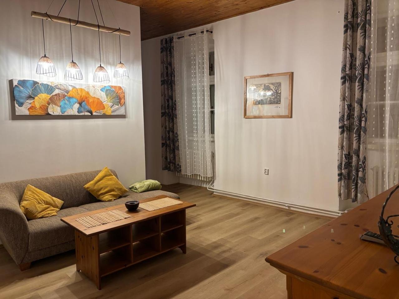 City Apartment Egra  Extérieur photo